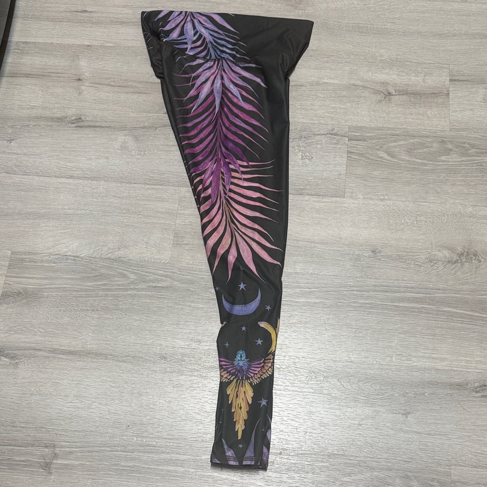 Teeki hunter Green and Purple Graphic leggings